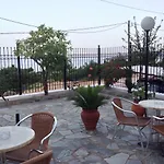 特拉富罗斯公寓 公寓式酒店 3*