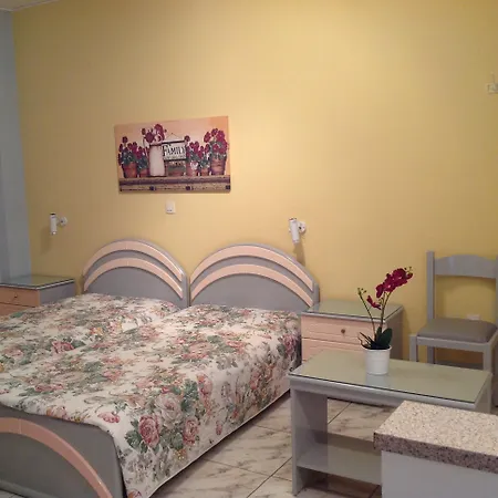 Travlos Lejlighedshotel