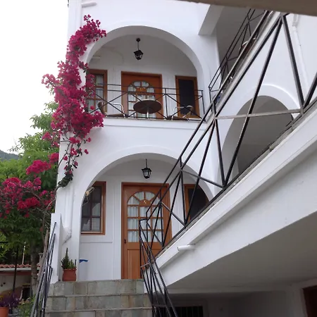 Travlos Lejlighedshotel 3*