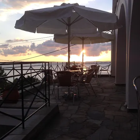 Travlos Lejlighedshotel