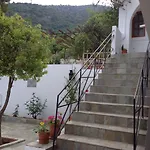 Travlos 3*