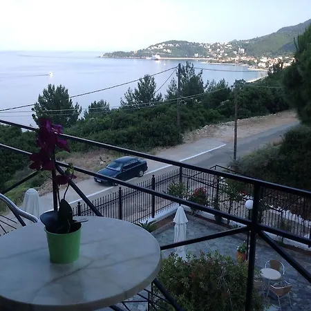 Aparthotel Travlos 3*