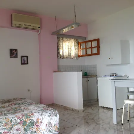 Aparthotel Travlos