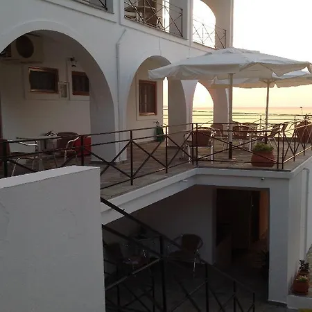 Aparthotel Travlos Eleios-Pronnoi