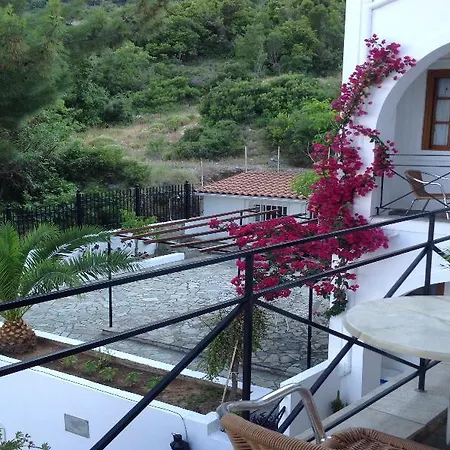 Aparthotel Travlos 3*