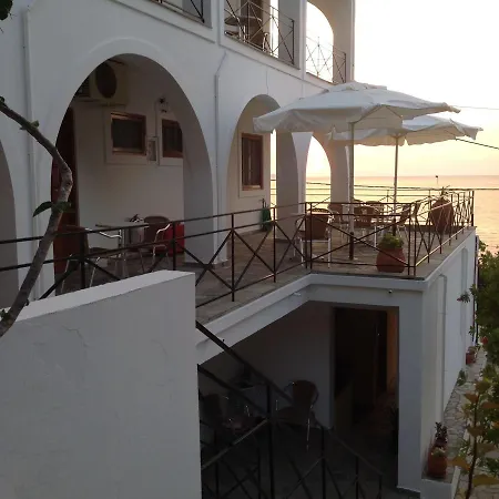Travlos Aparthotel