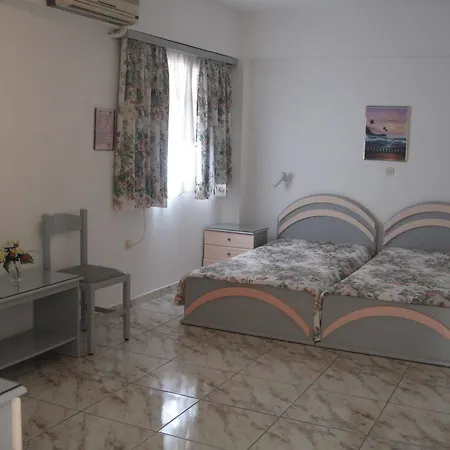 Aparthotel Travlos